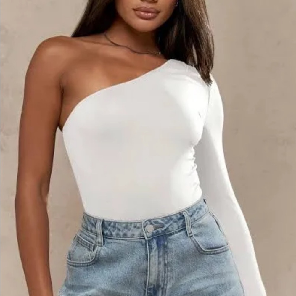 One-Shoulder bodysuit